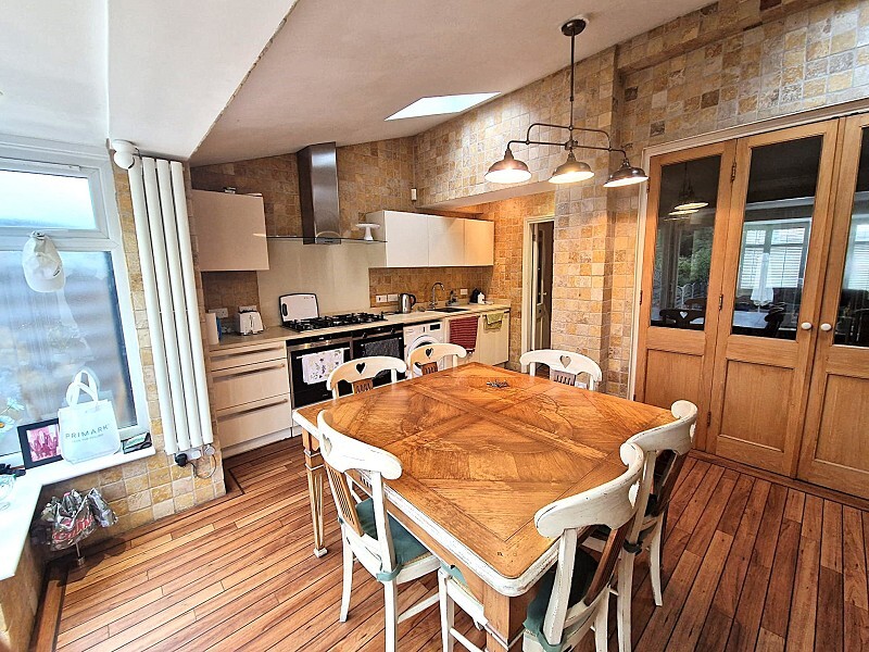 Meadowside Road, Corbets Tey, Upminster, Essex. RM14 3YT
